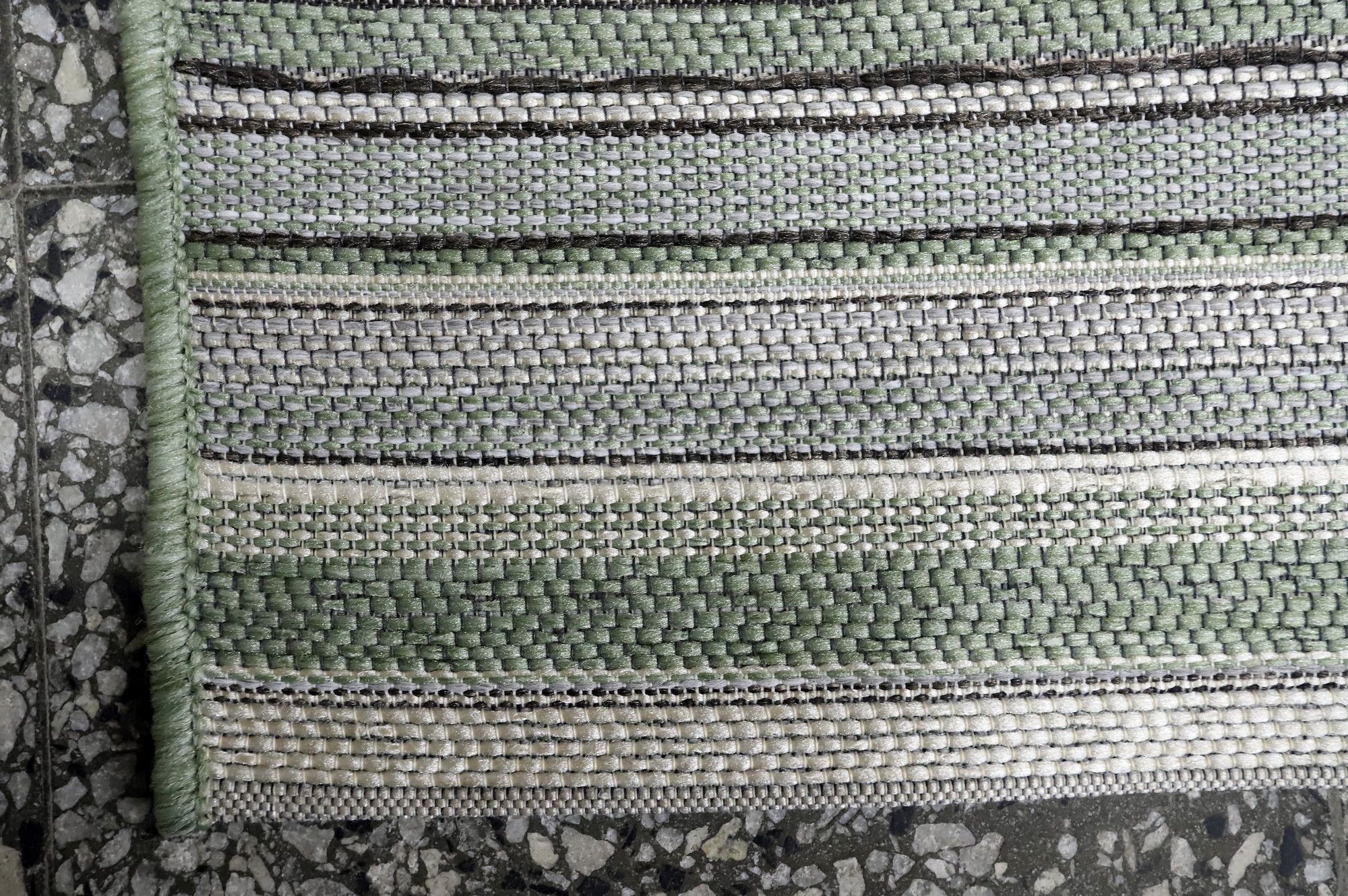 Image 2/5