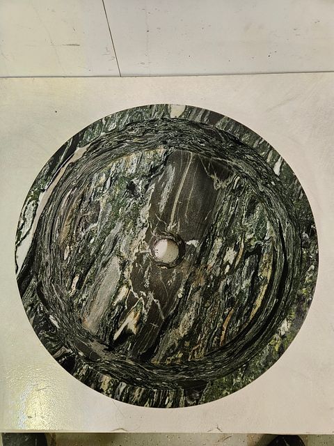 Image 3/12