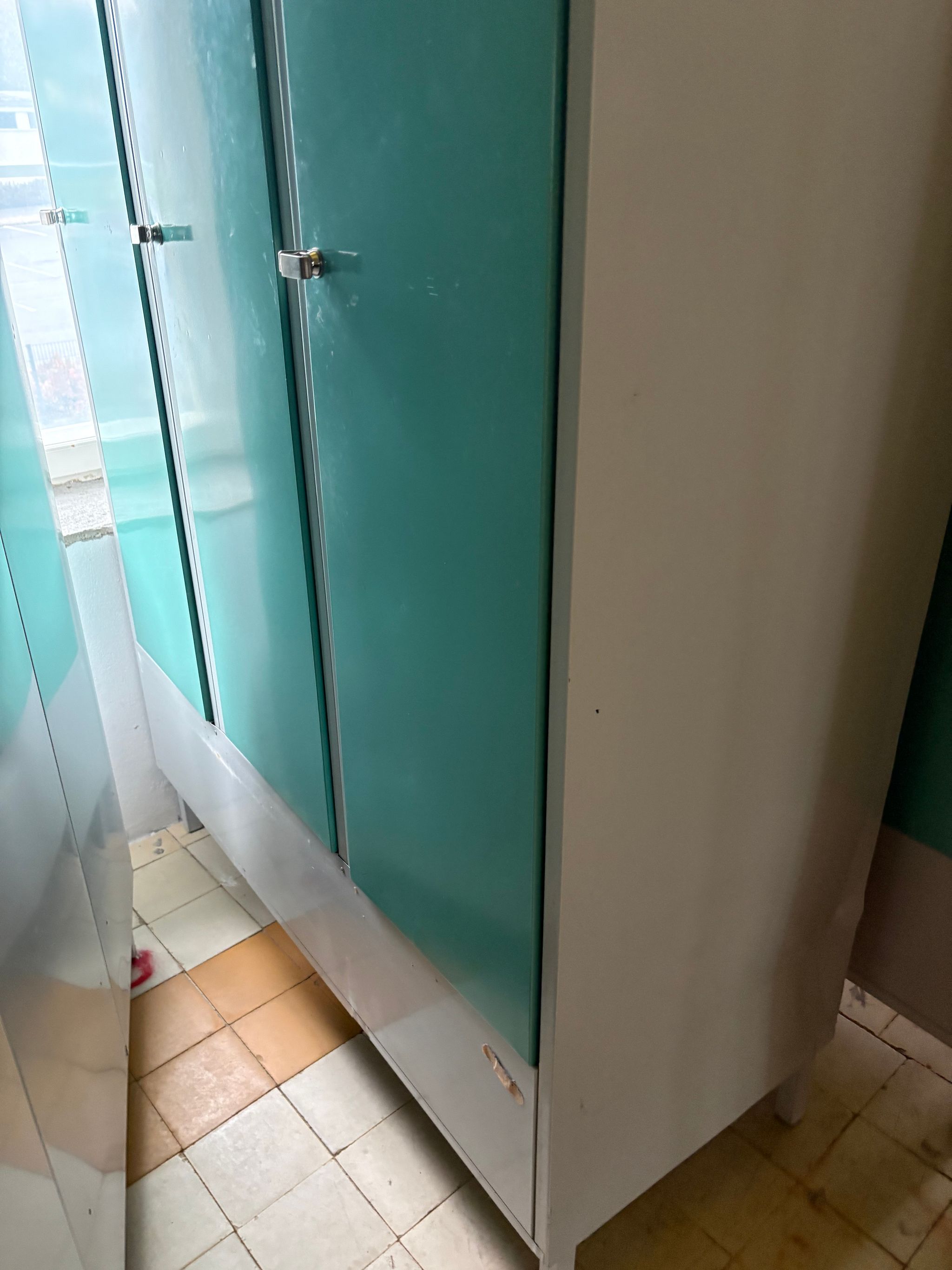 Image 3/6