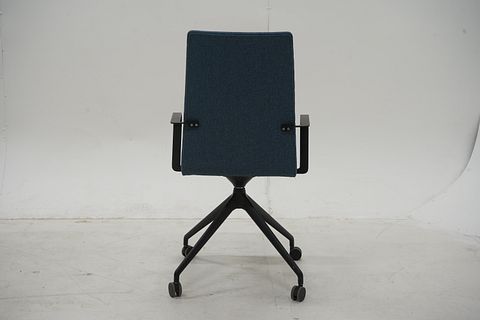 Image 4/9