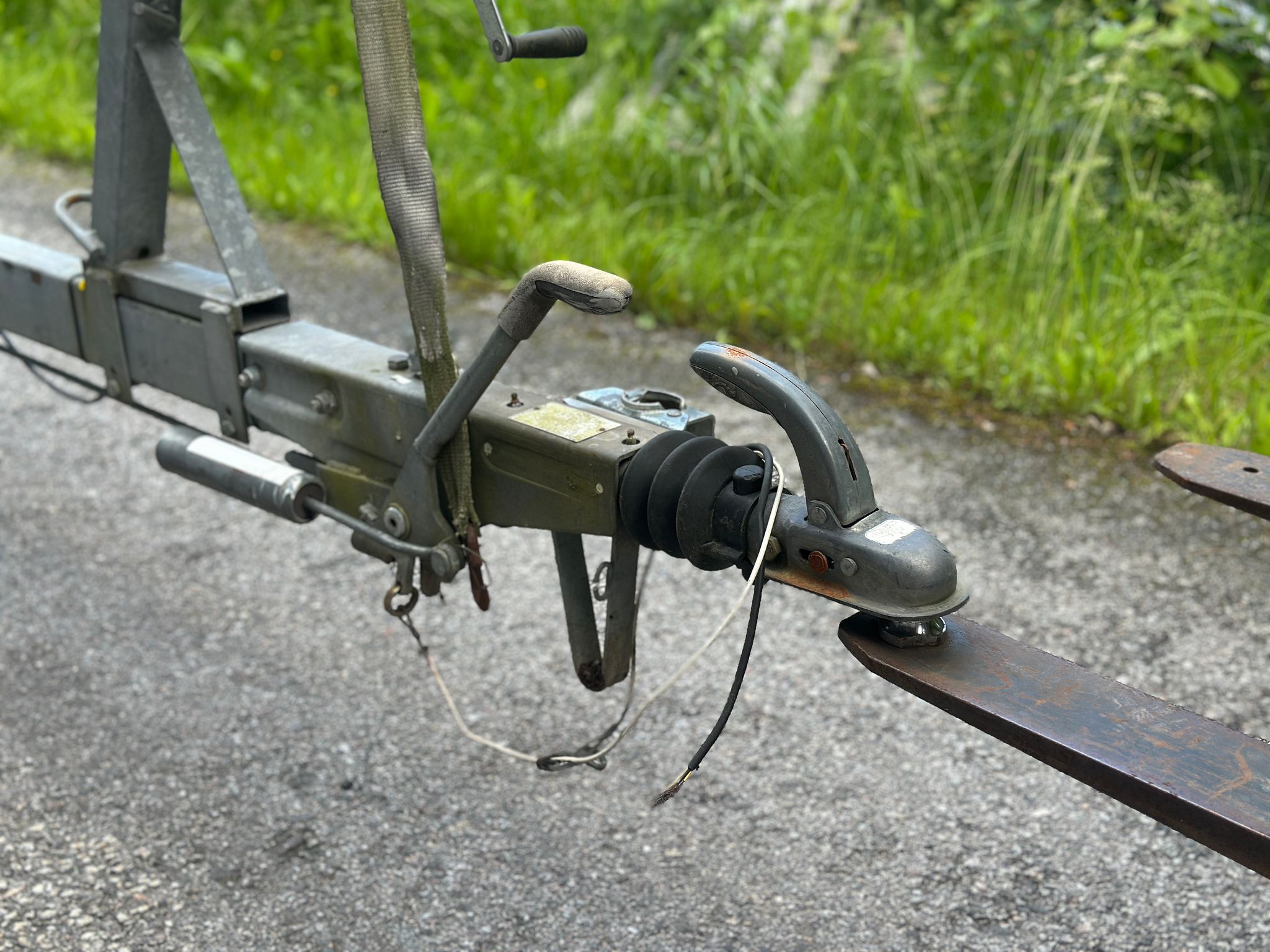 Image 2/9