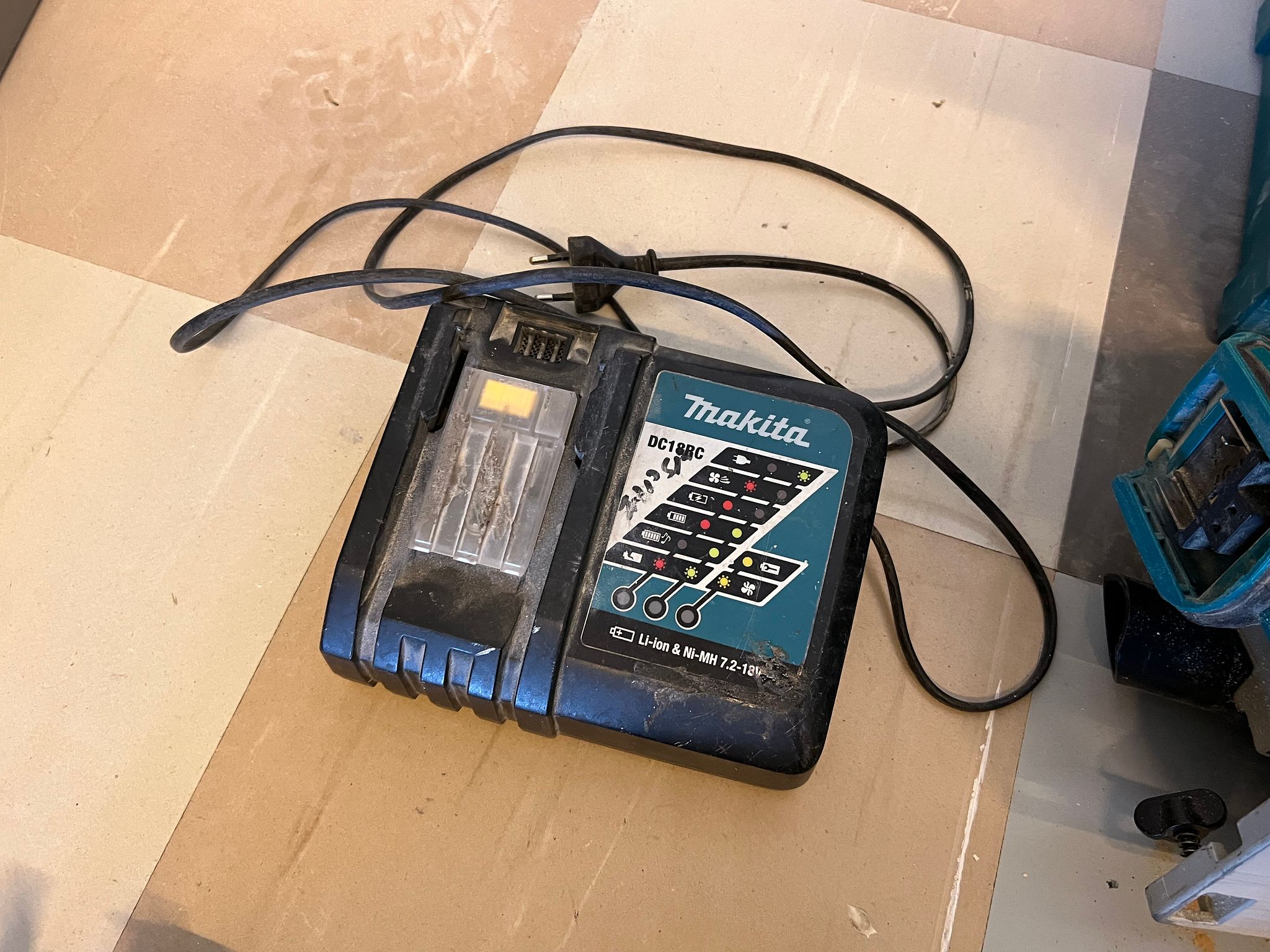 Image 11/18