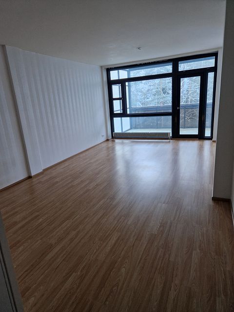 Image 4/11