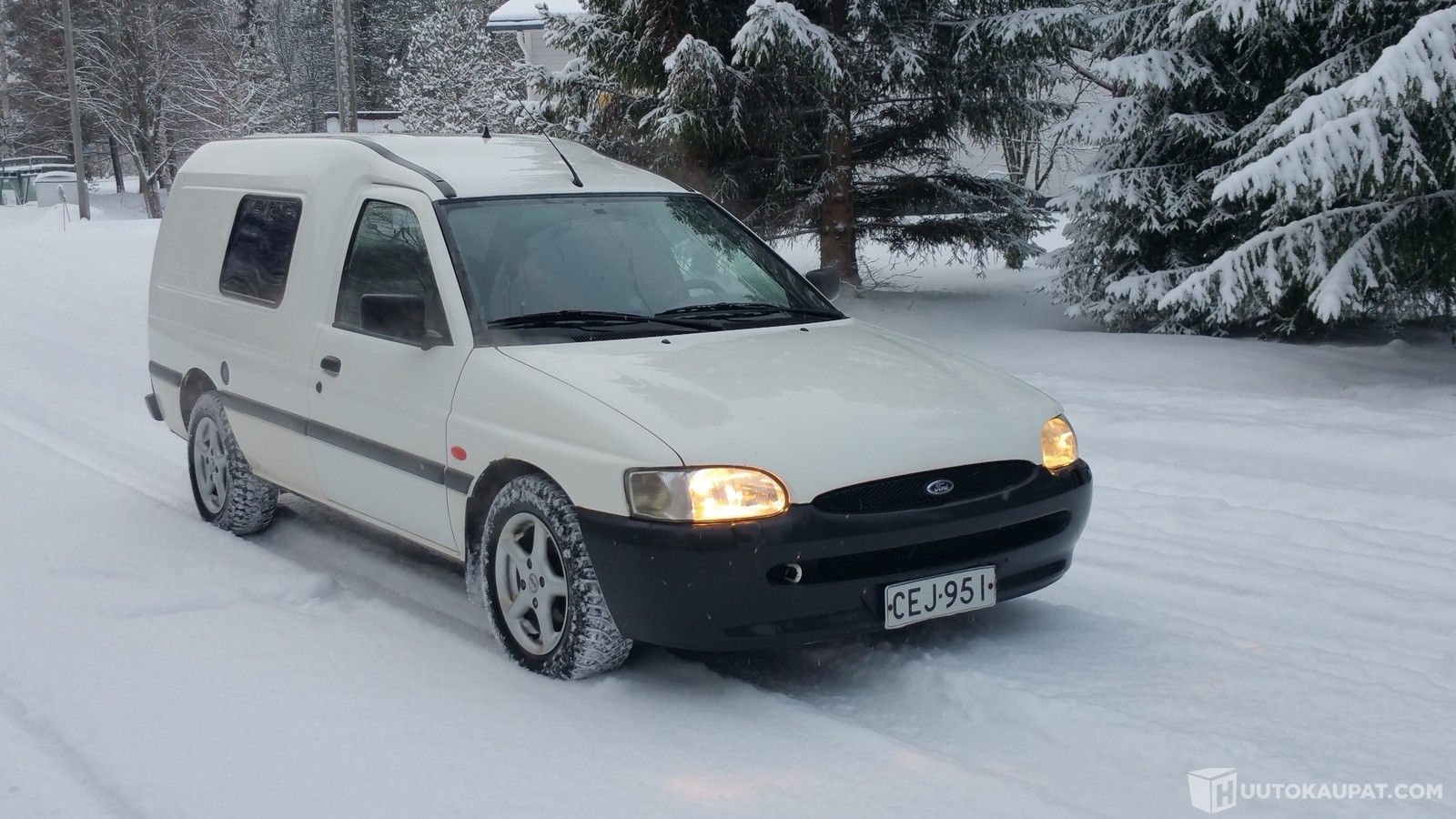 Ford Escort Express Vm - 00  Huom Ajettu 215tkm! Erillistoimeksiantona  Todella Hyvä Paku!, Kurikka 