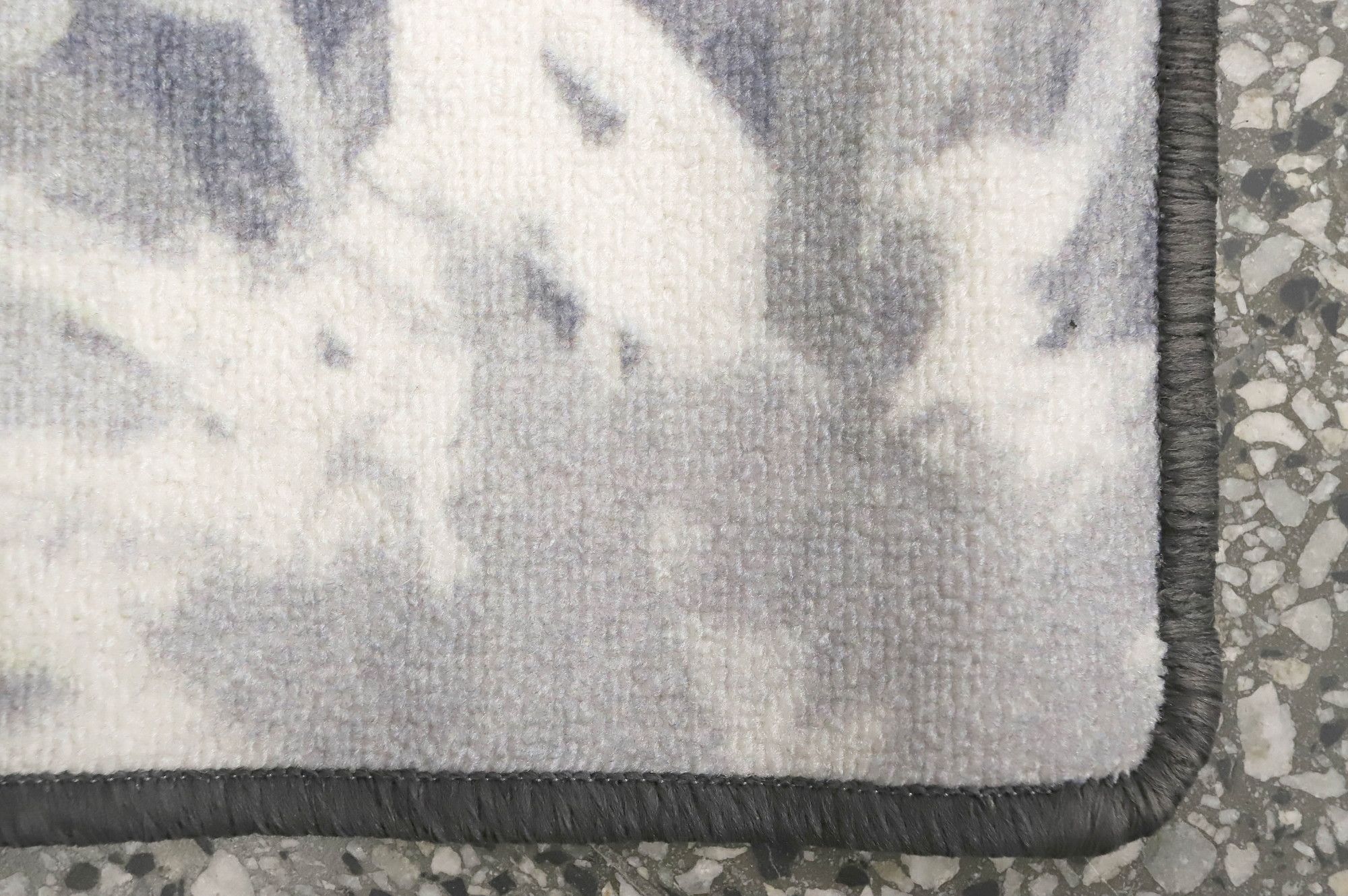 Image 4/8
