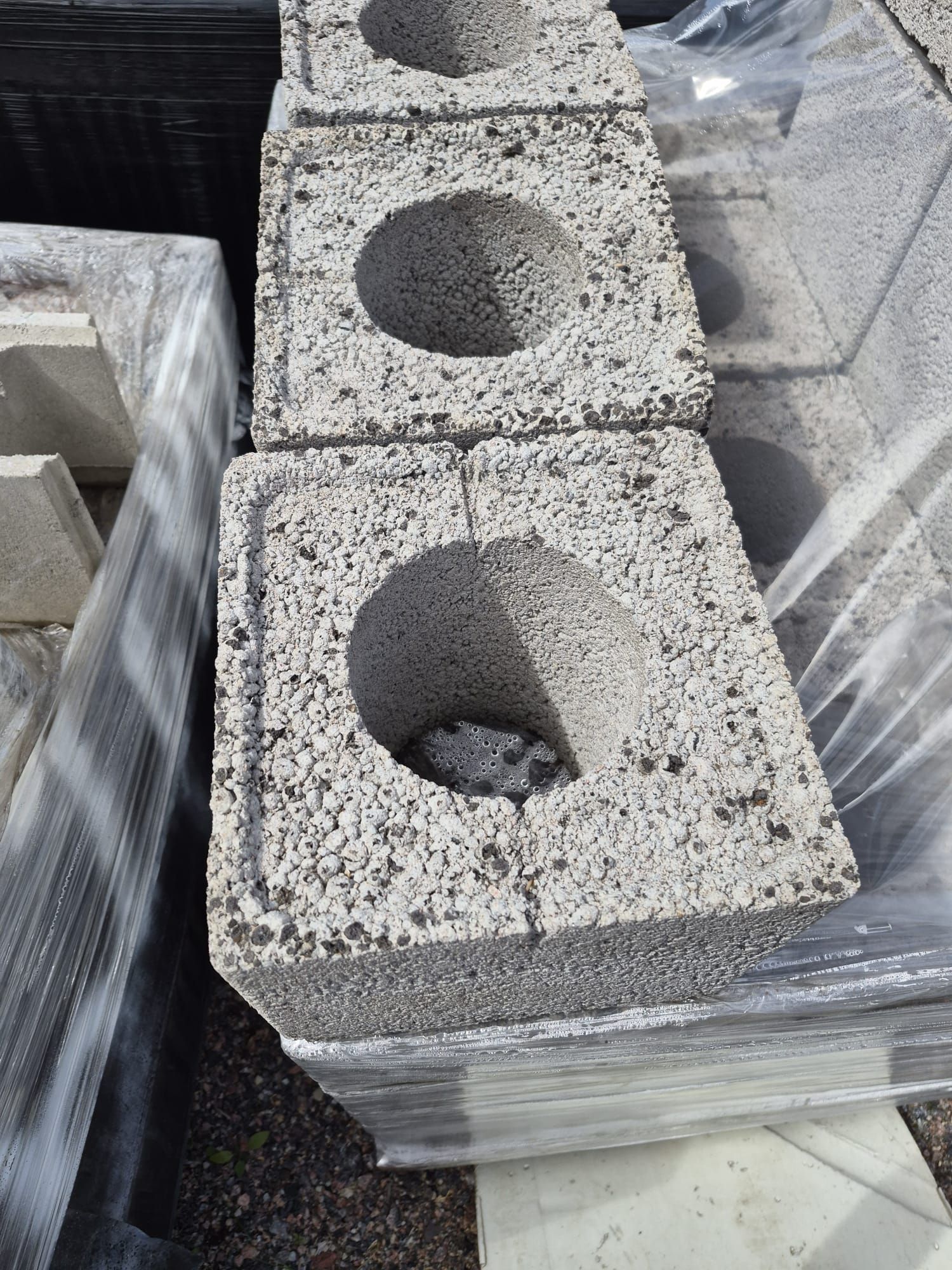 Image 1/3
