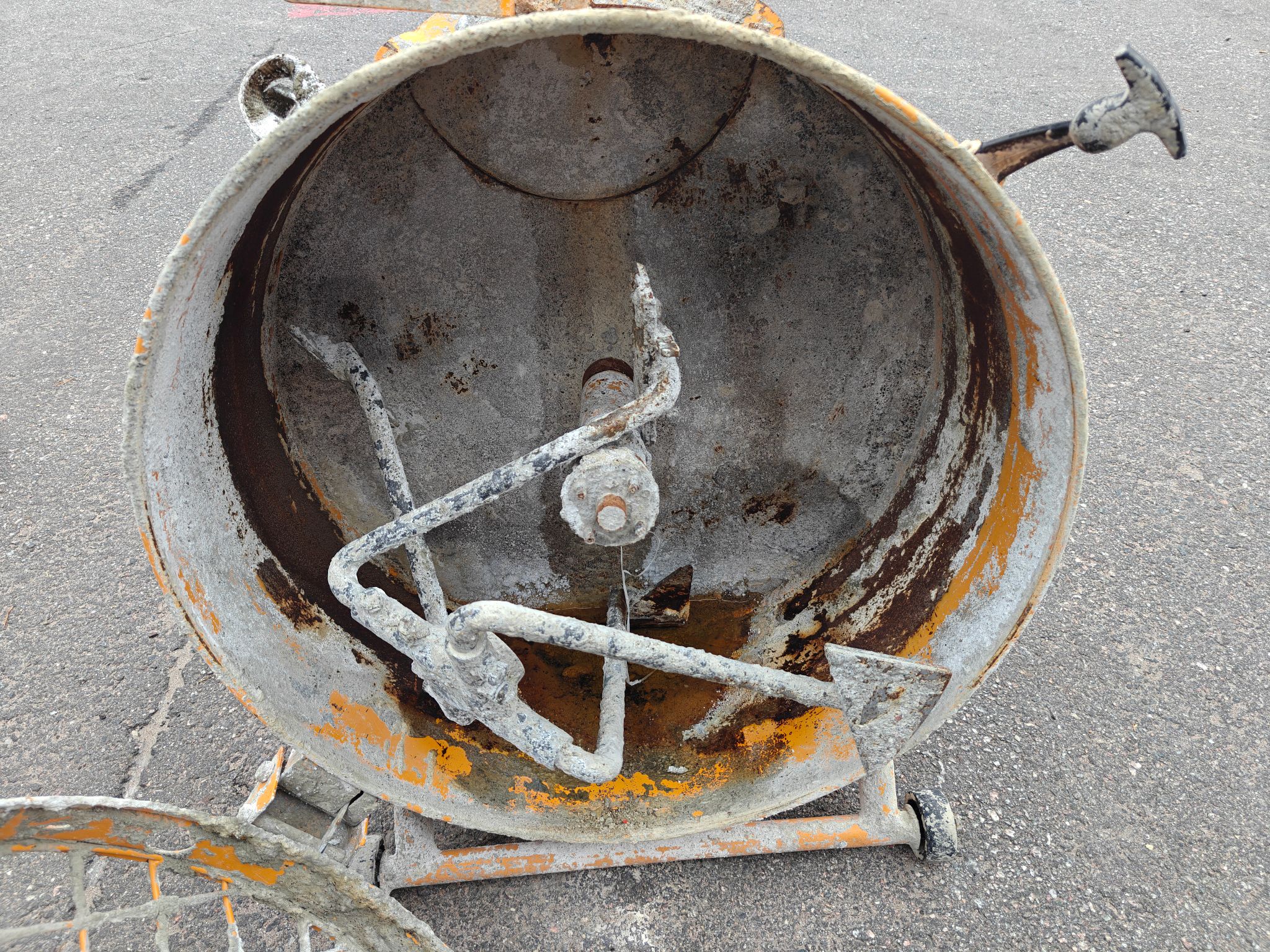 Image 3/4