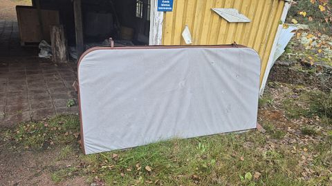 Image 2/6