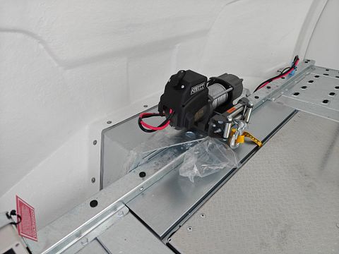 Image 6/18