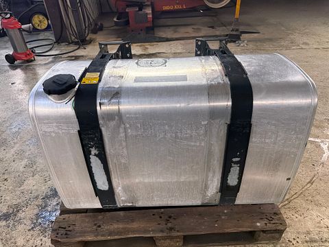 Image 1/5