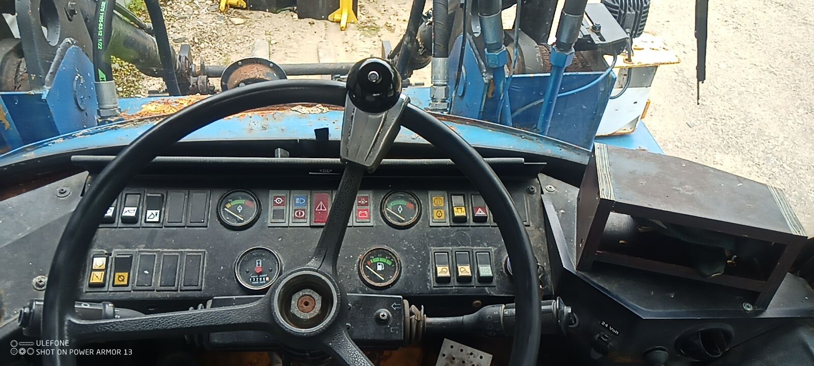 Image 6/10