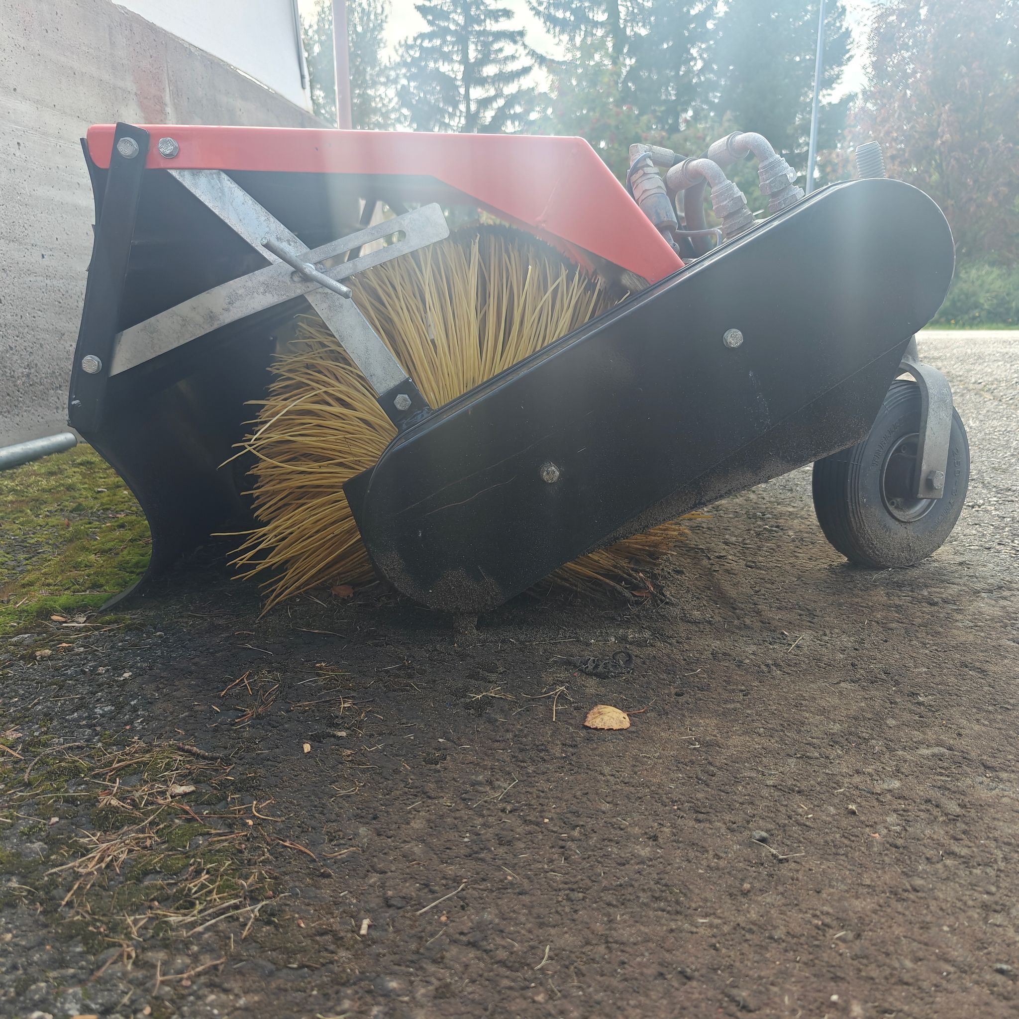Image 2/4