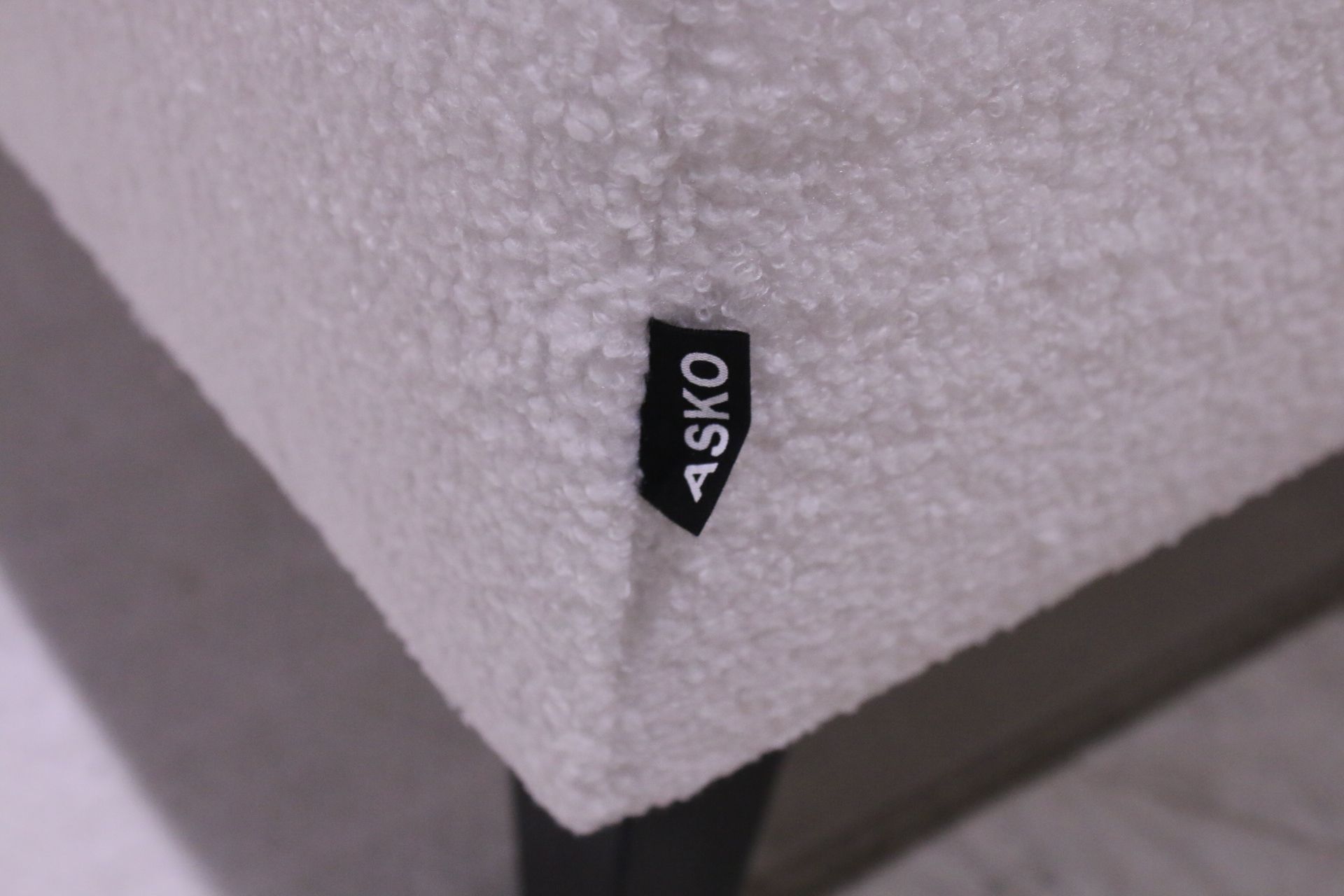 Image 6/9