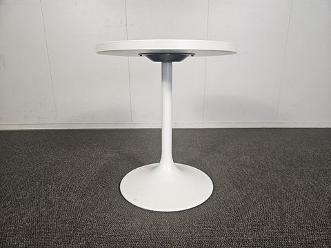 Image 8/12