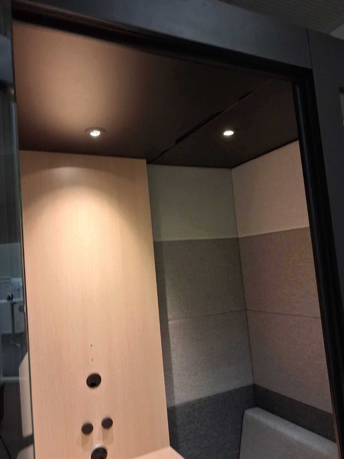 Image 7/7