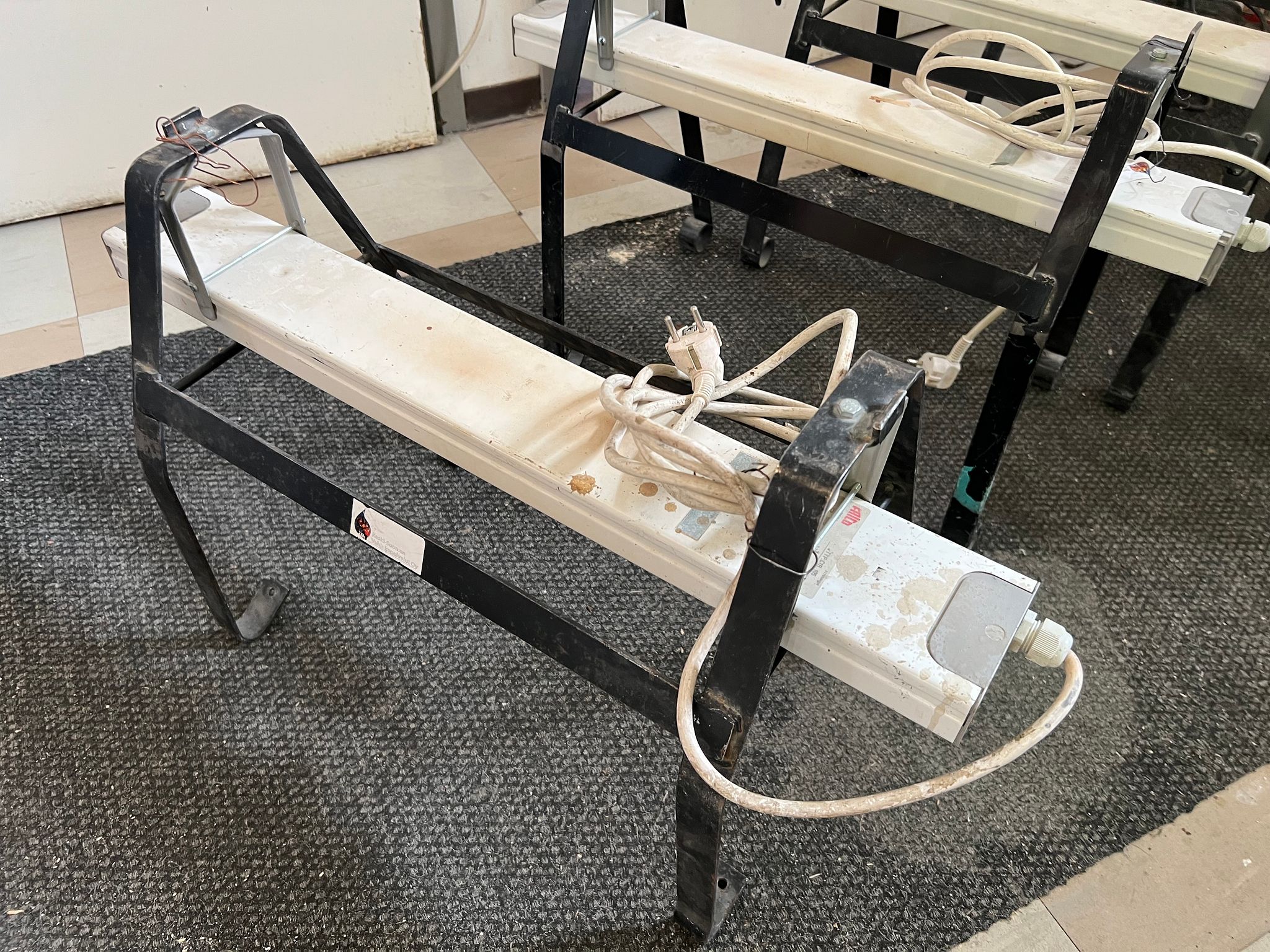Image 4/8