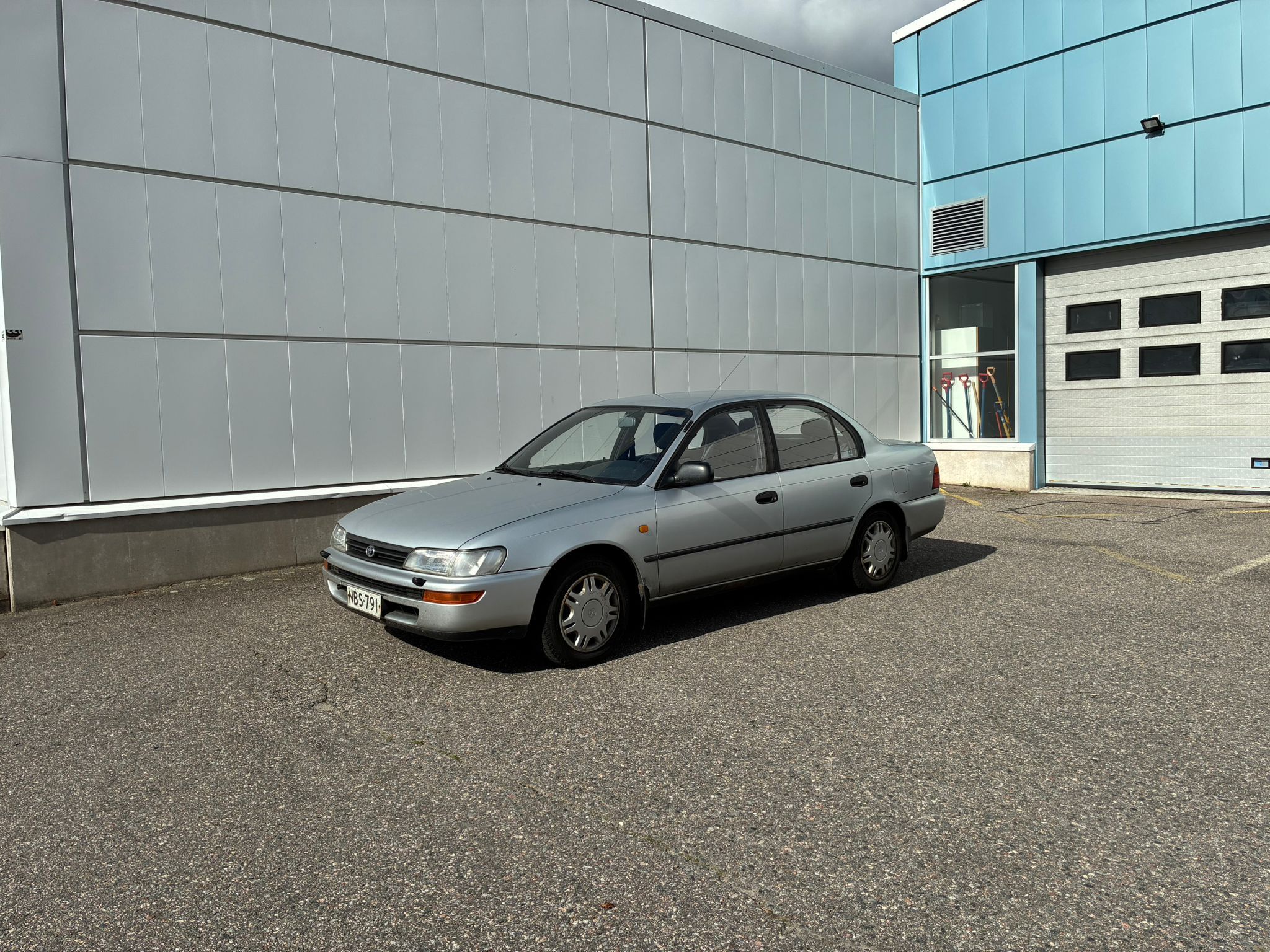 Image 1/15