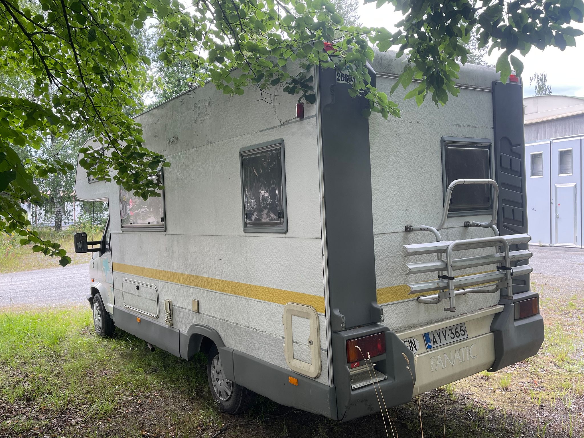 Image 6/19