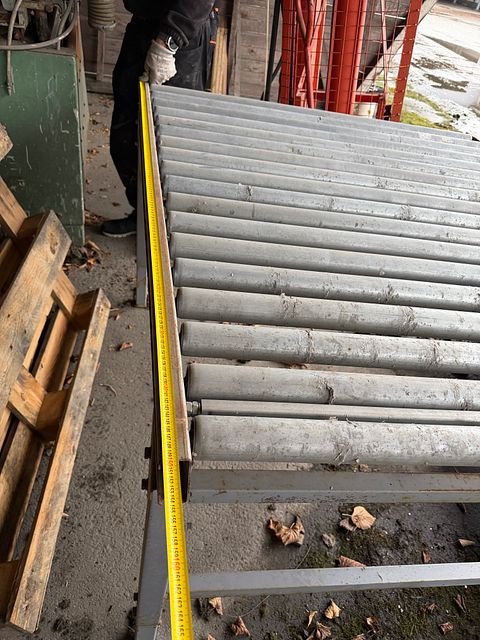 Image 8/12