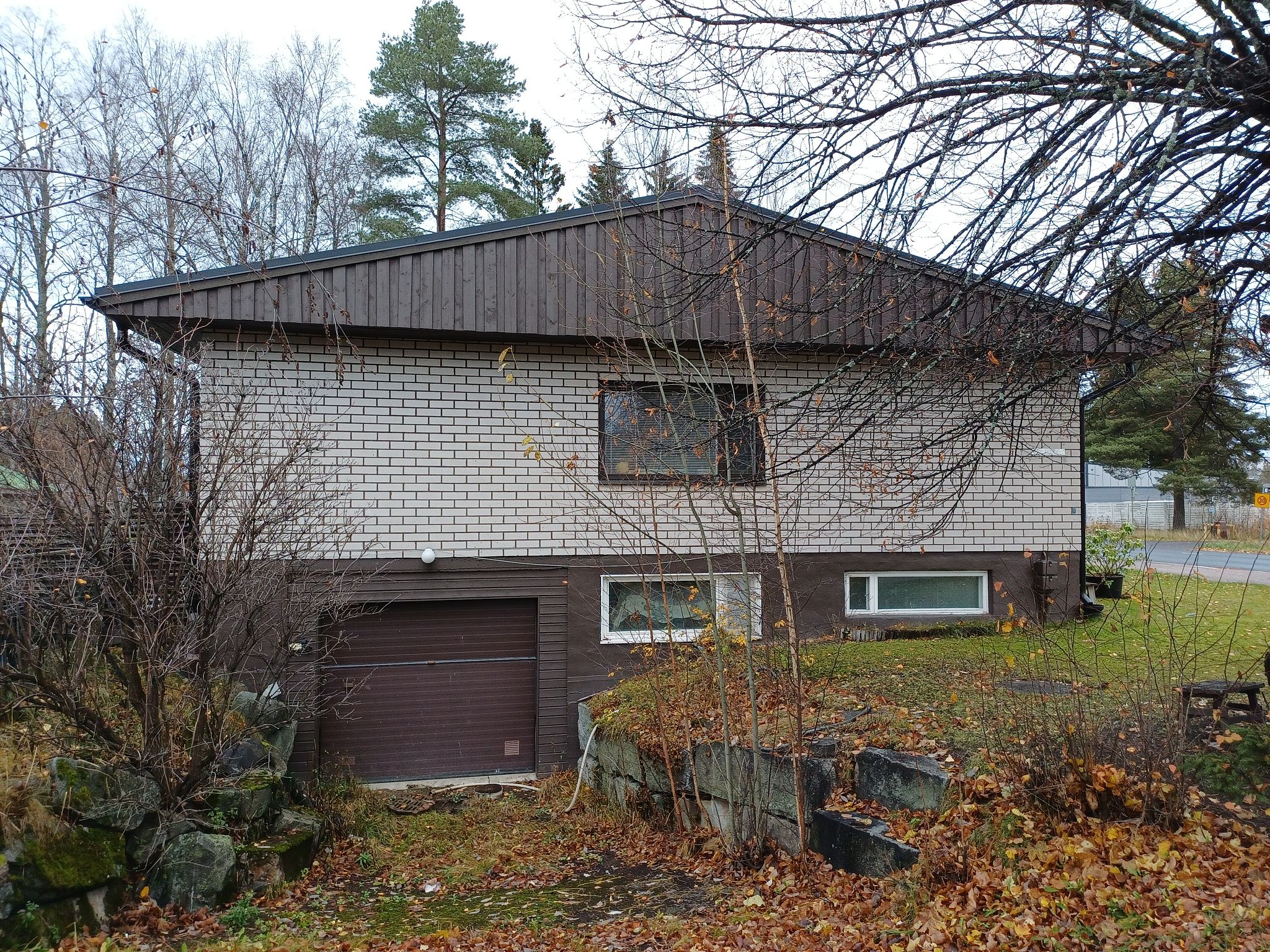 Image 4/51