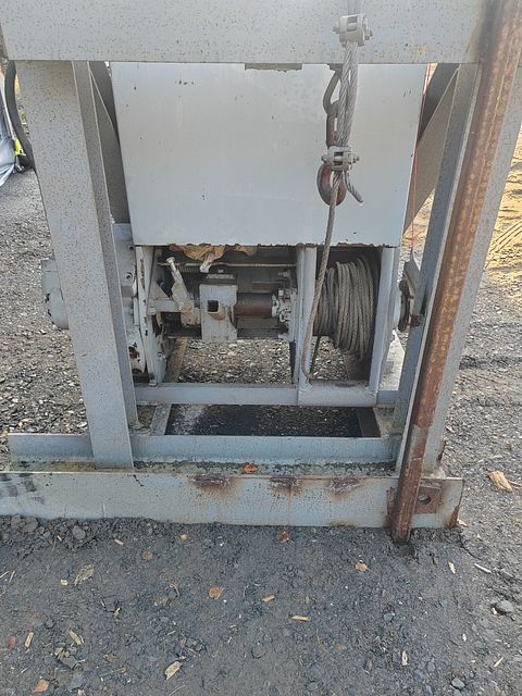 Image 1/4