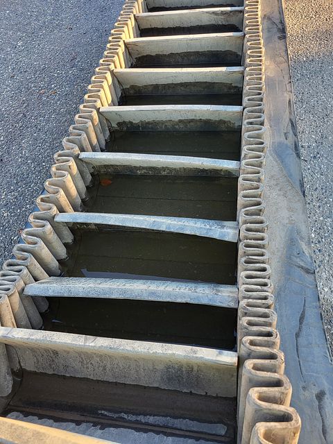 Image 4/5