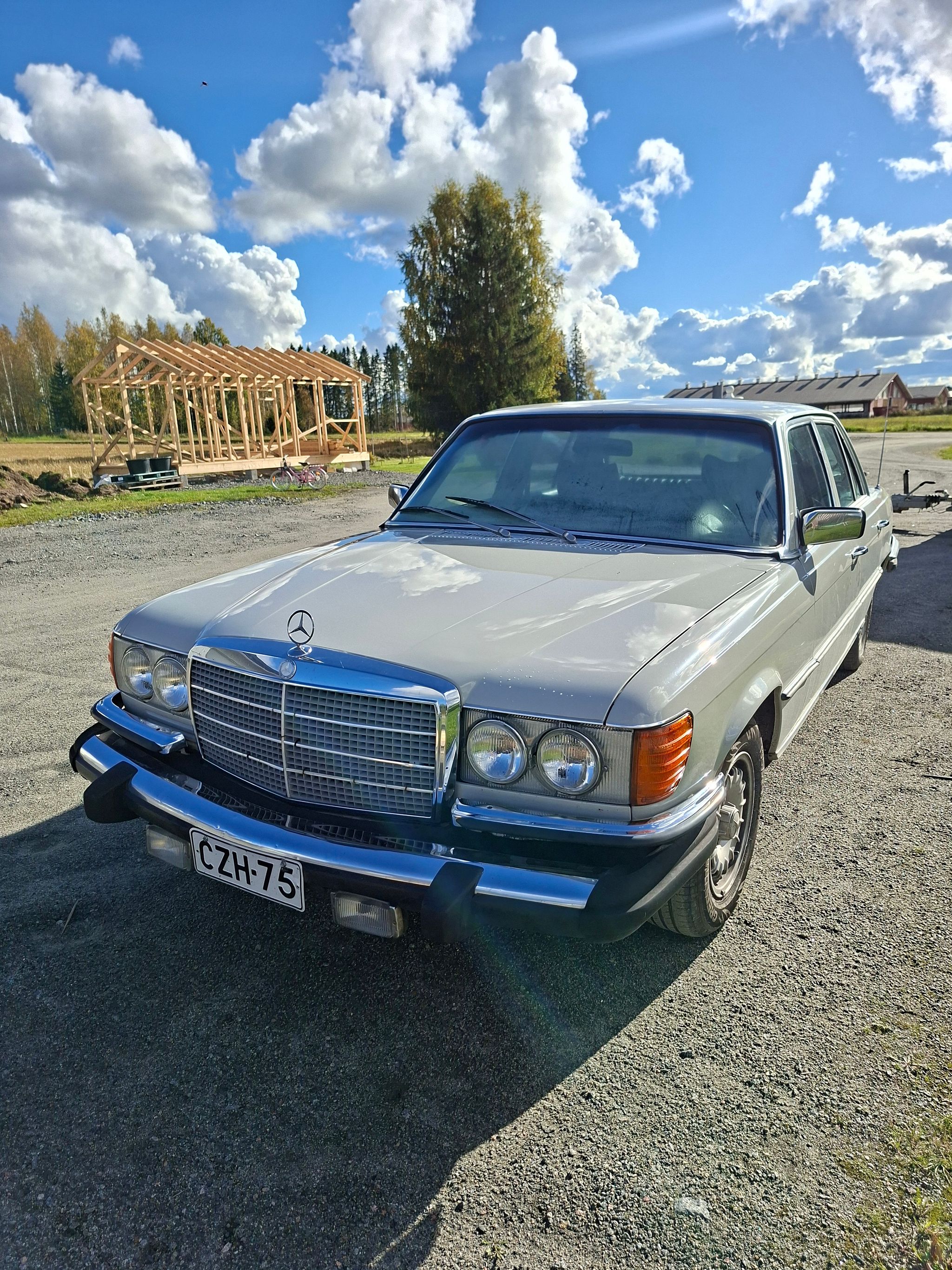Image 1/15