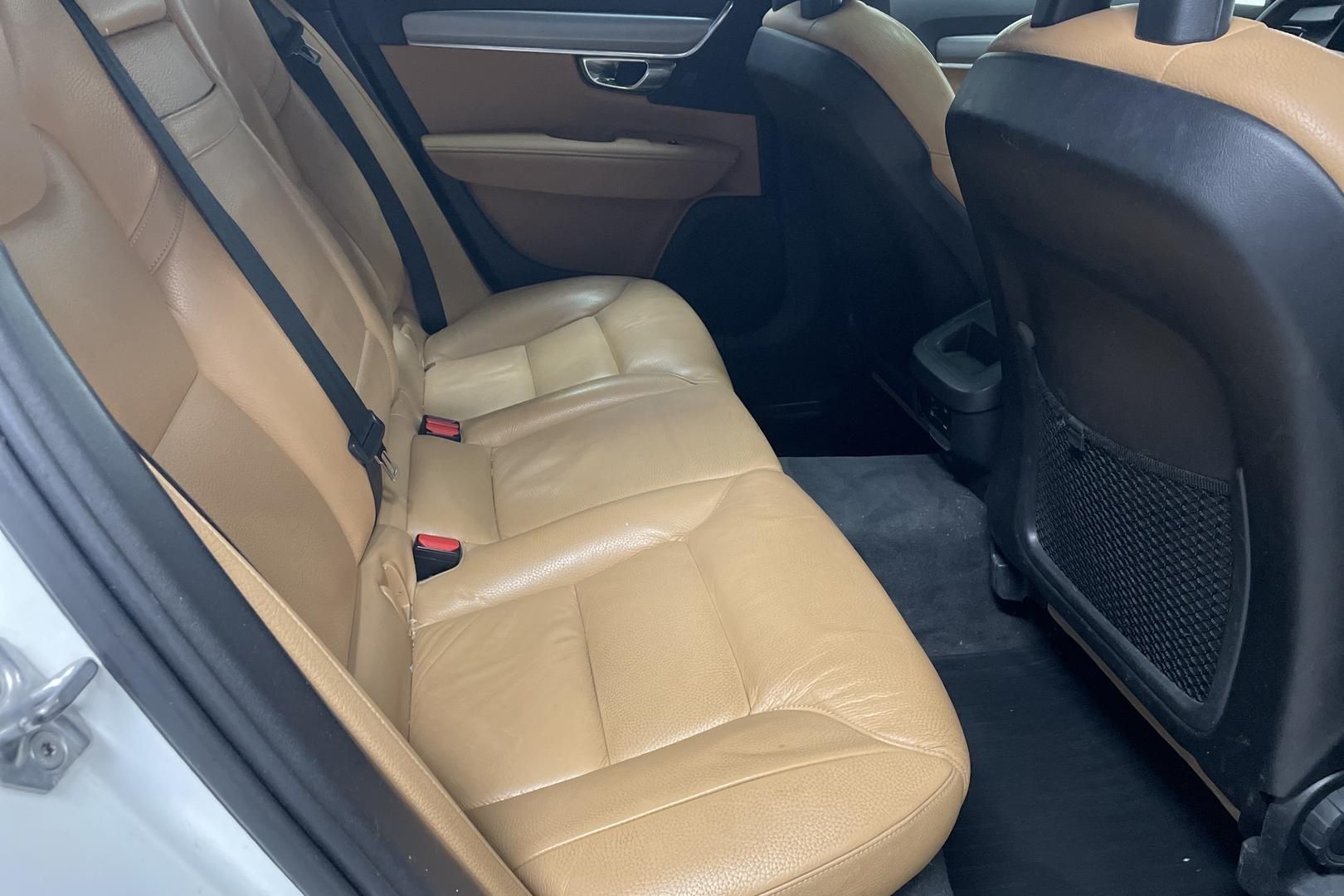 Image 11/44