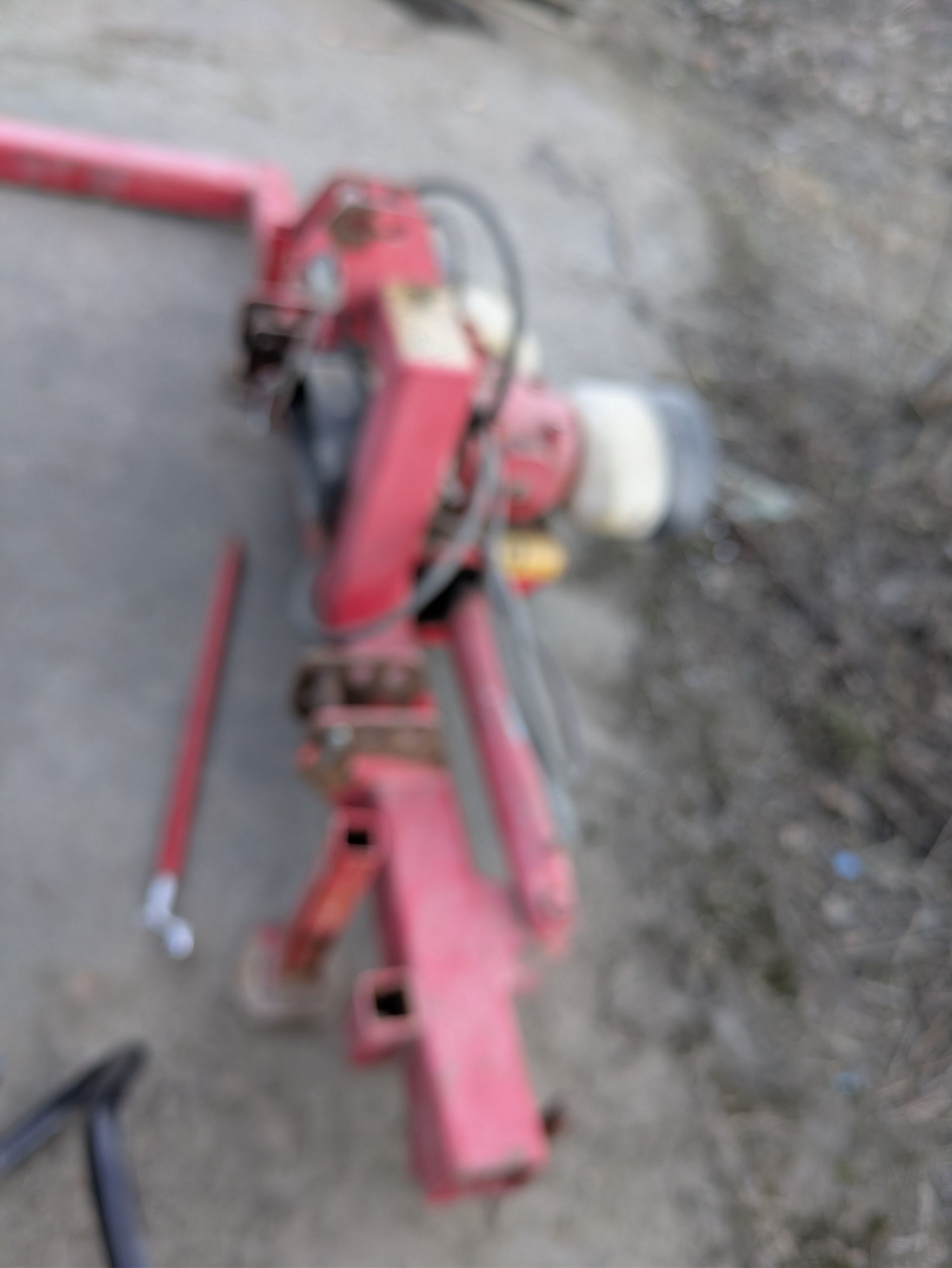 Image 2/8
