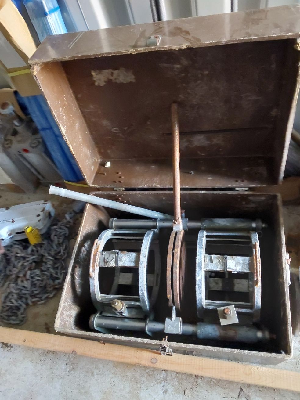 Image 2/3