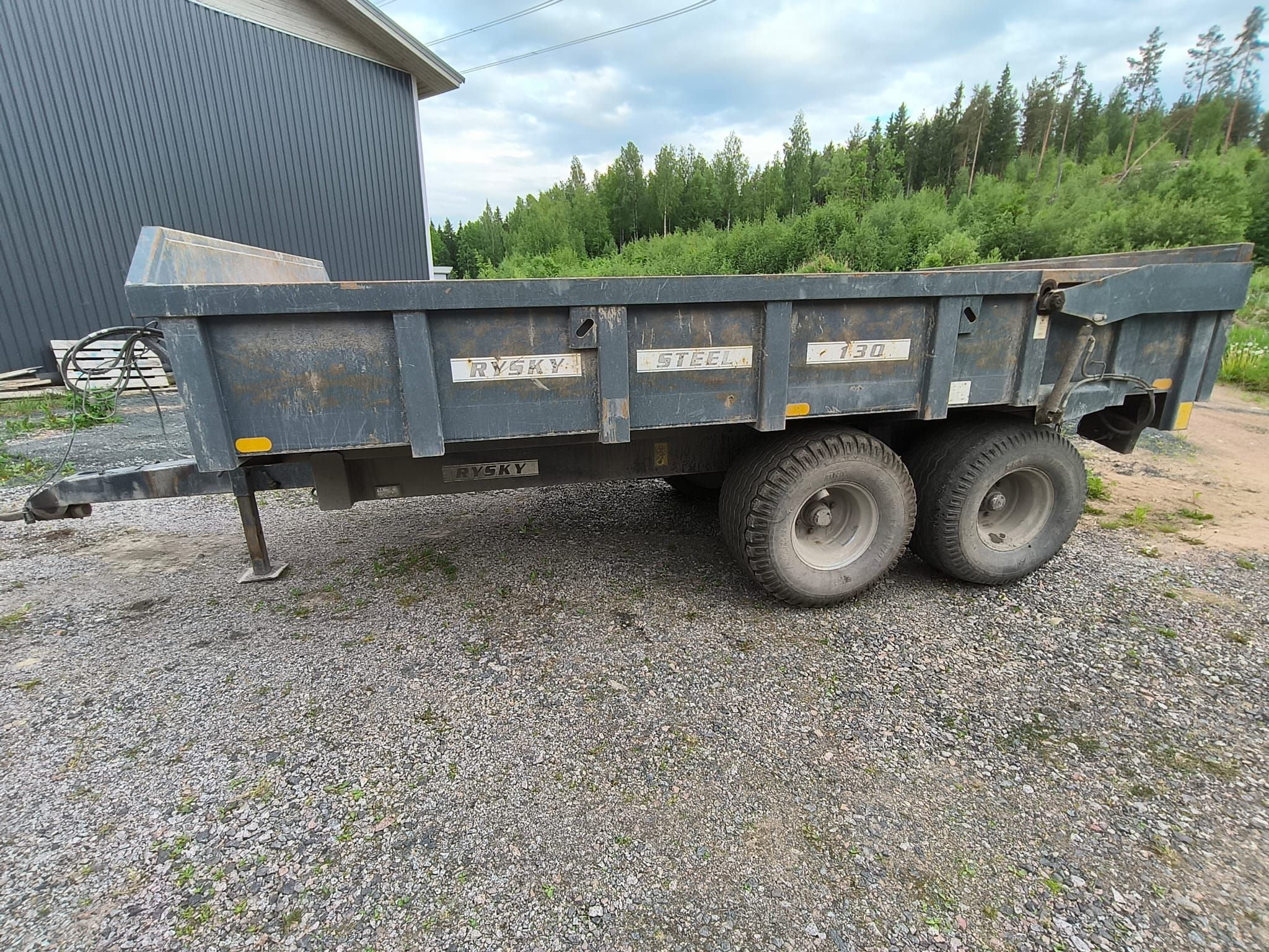 Image 1/8