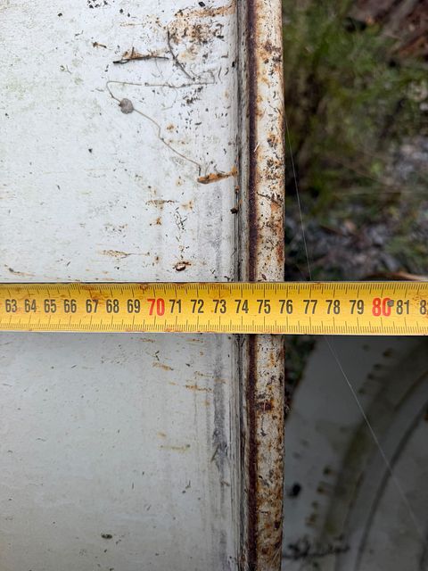 Image 4/8