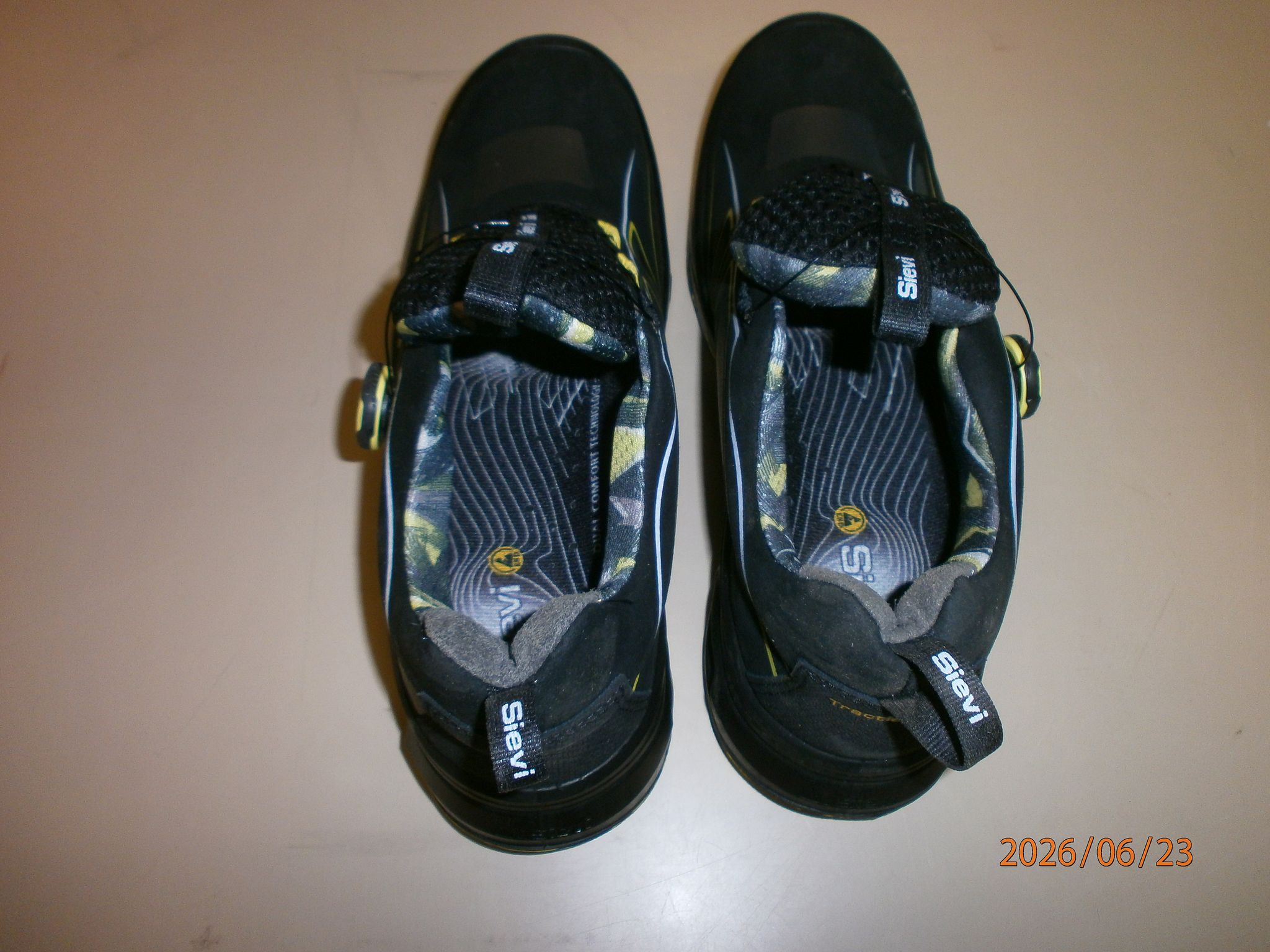 Image 3/4