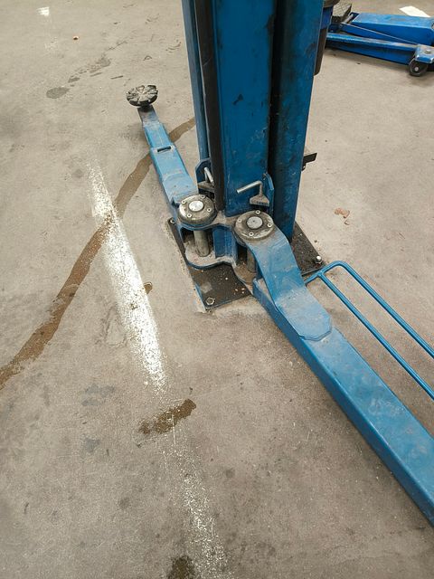 Image 6/9