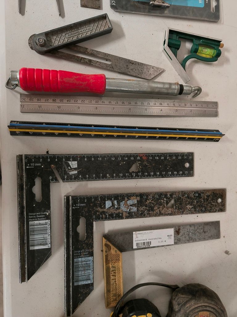 Image 11/16