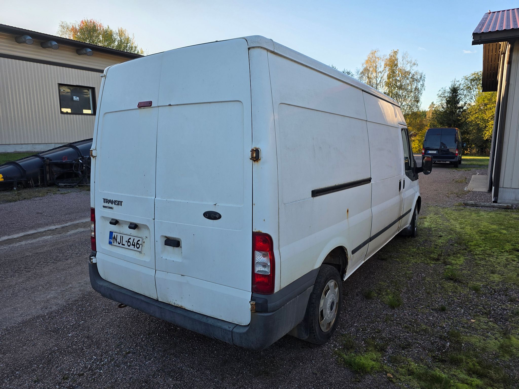 Image 2/8