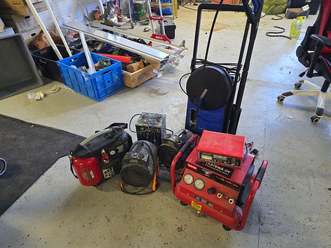 Image 1/9