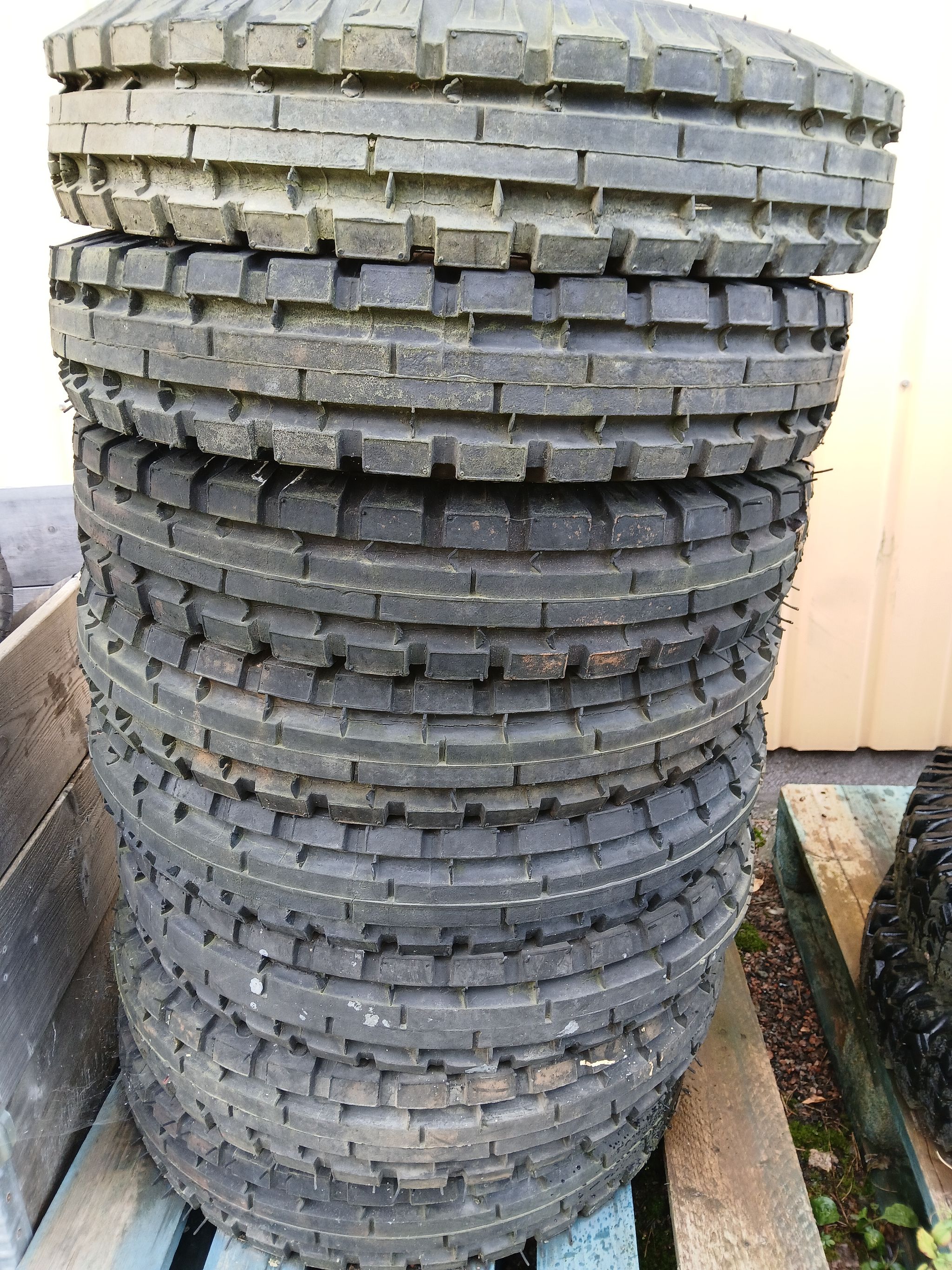 Image 1/2