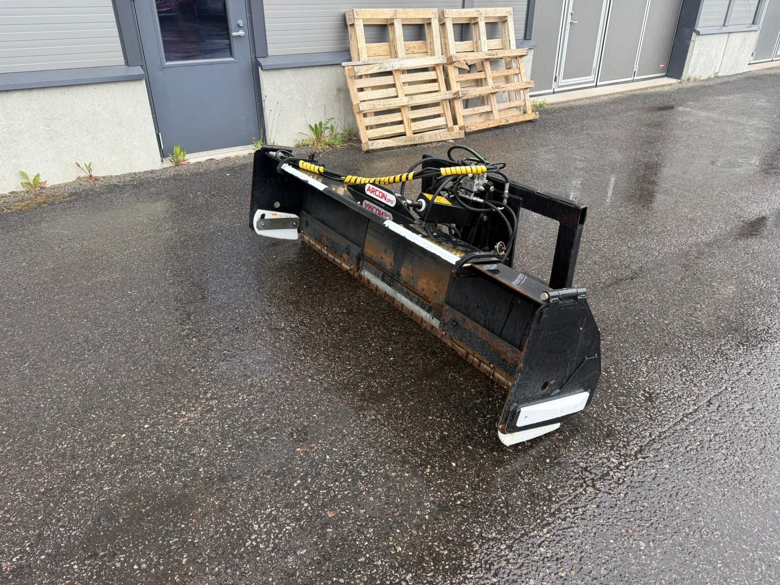 Image 1/4