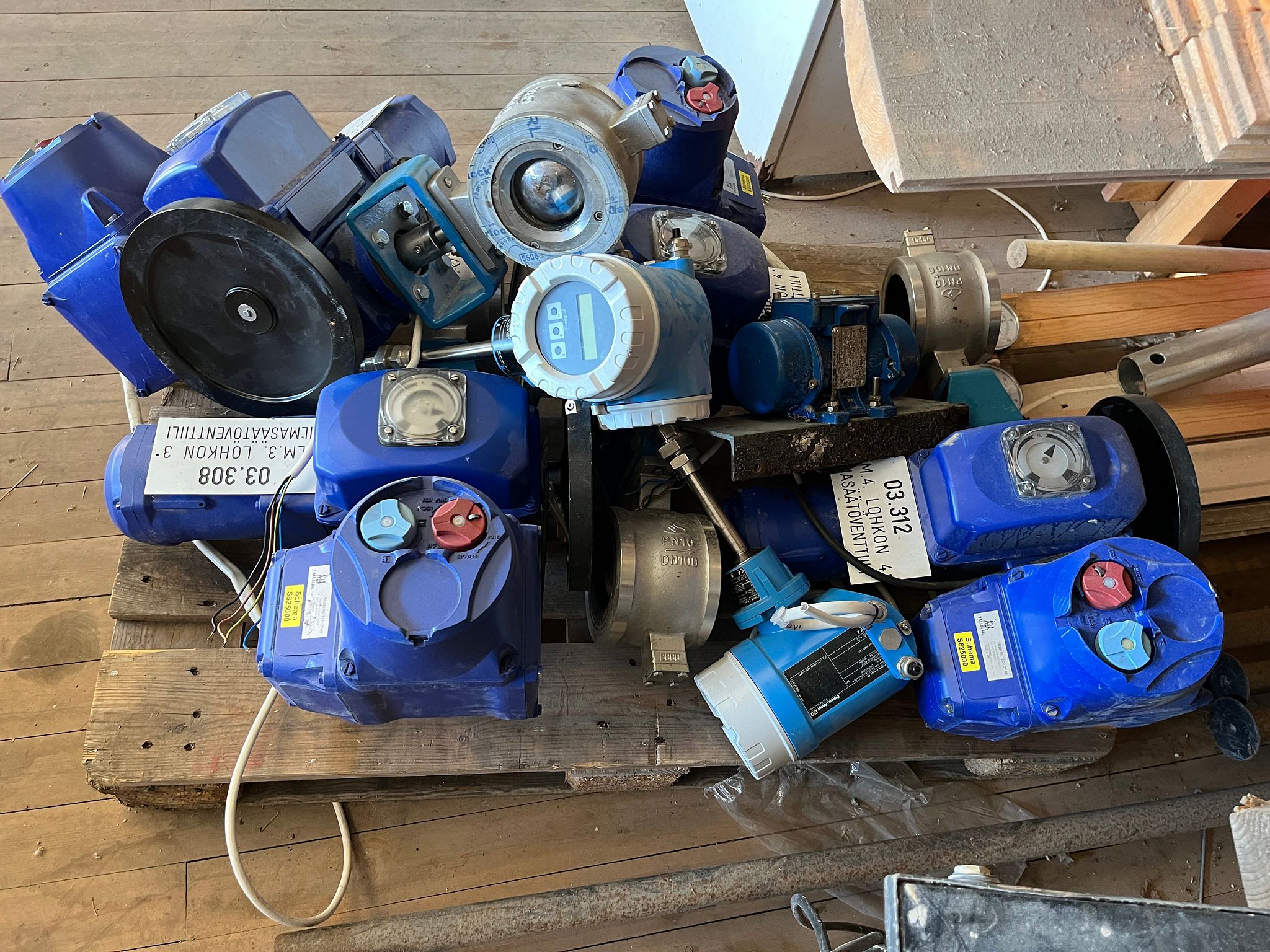 Image 1/6
