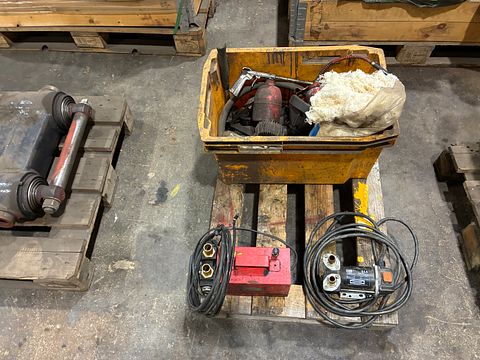 Image 1/4