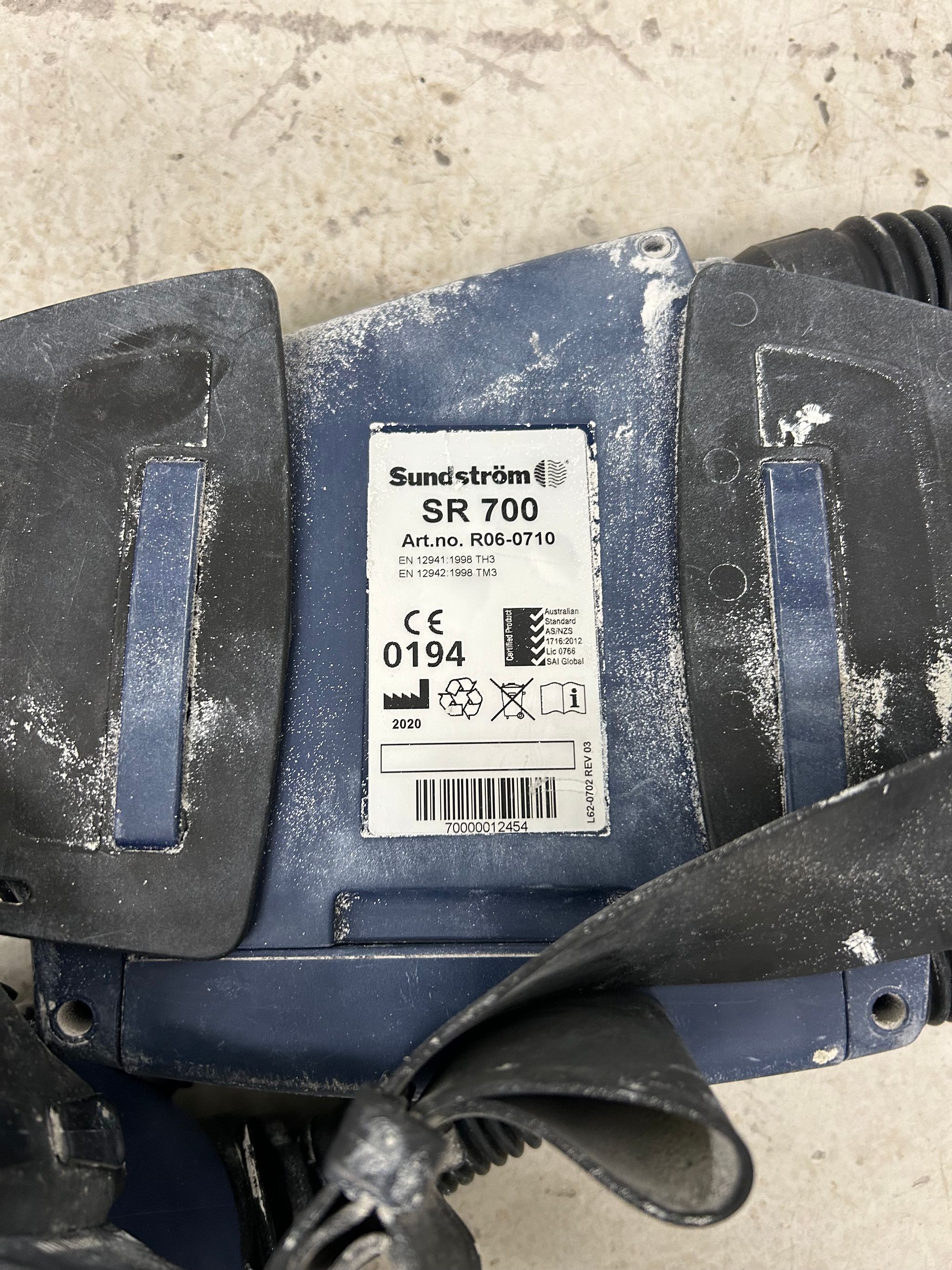Image 6/10