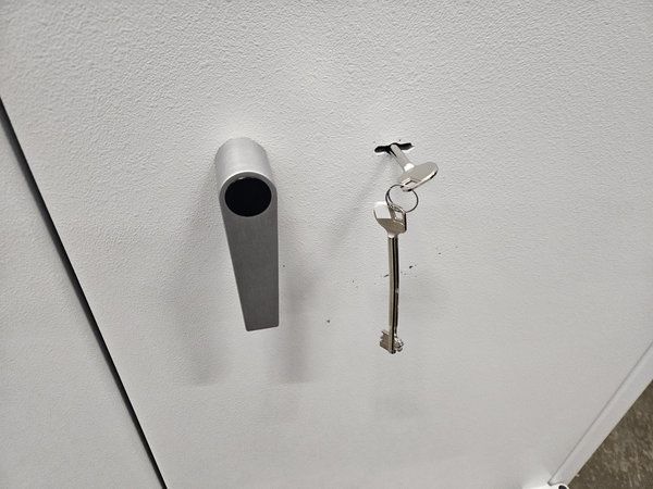Image 3/23