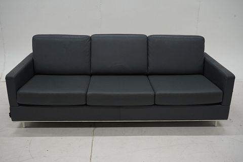 Image 3/8
