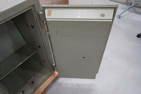 Image 6/9