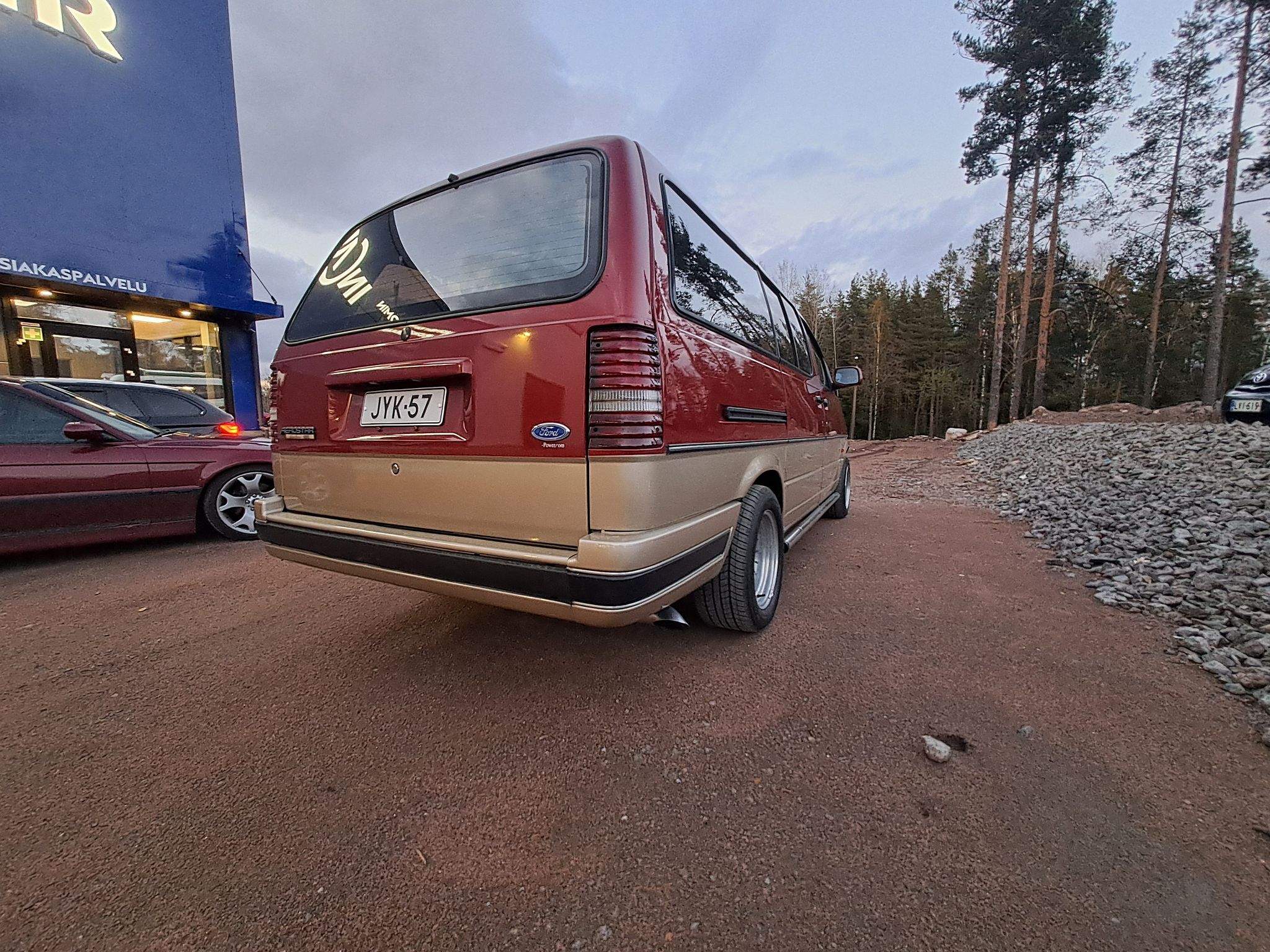 Image 11/24
