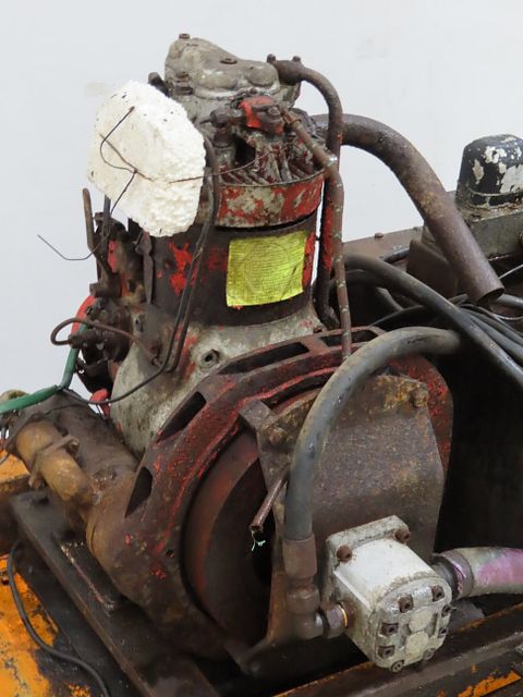 Image 2/6