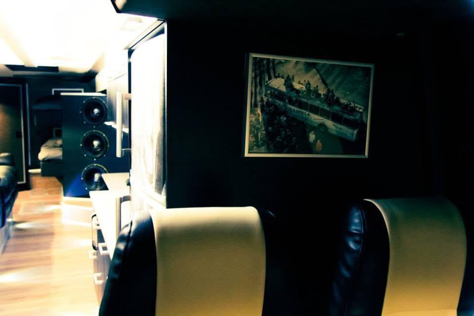 Image 11/11