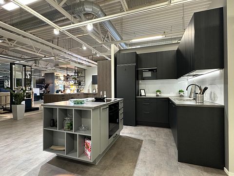 Image 7/83