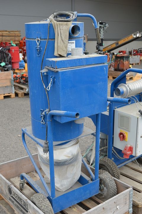 Image 11/25